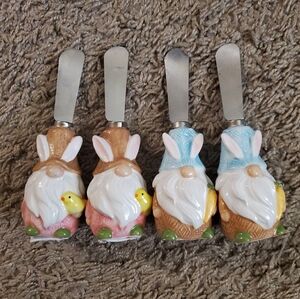 *NWT* Set Of 4 Easter Themed Gnome Bunny Cheese Spreaders
